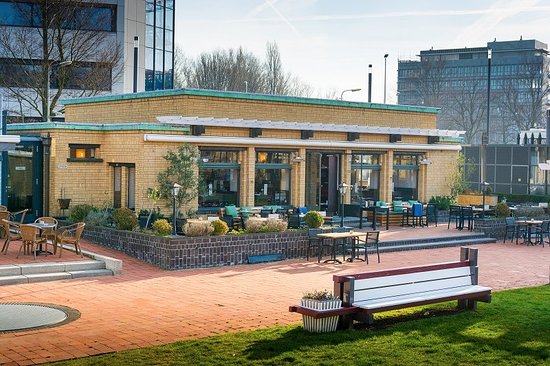 Brasserie bij het kunstmuseum in Den Haag — foto 1